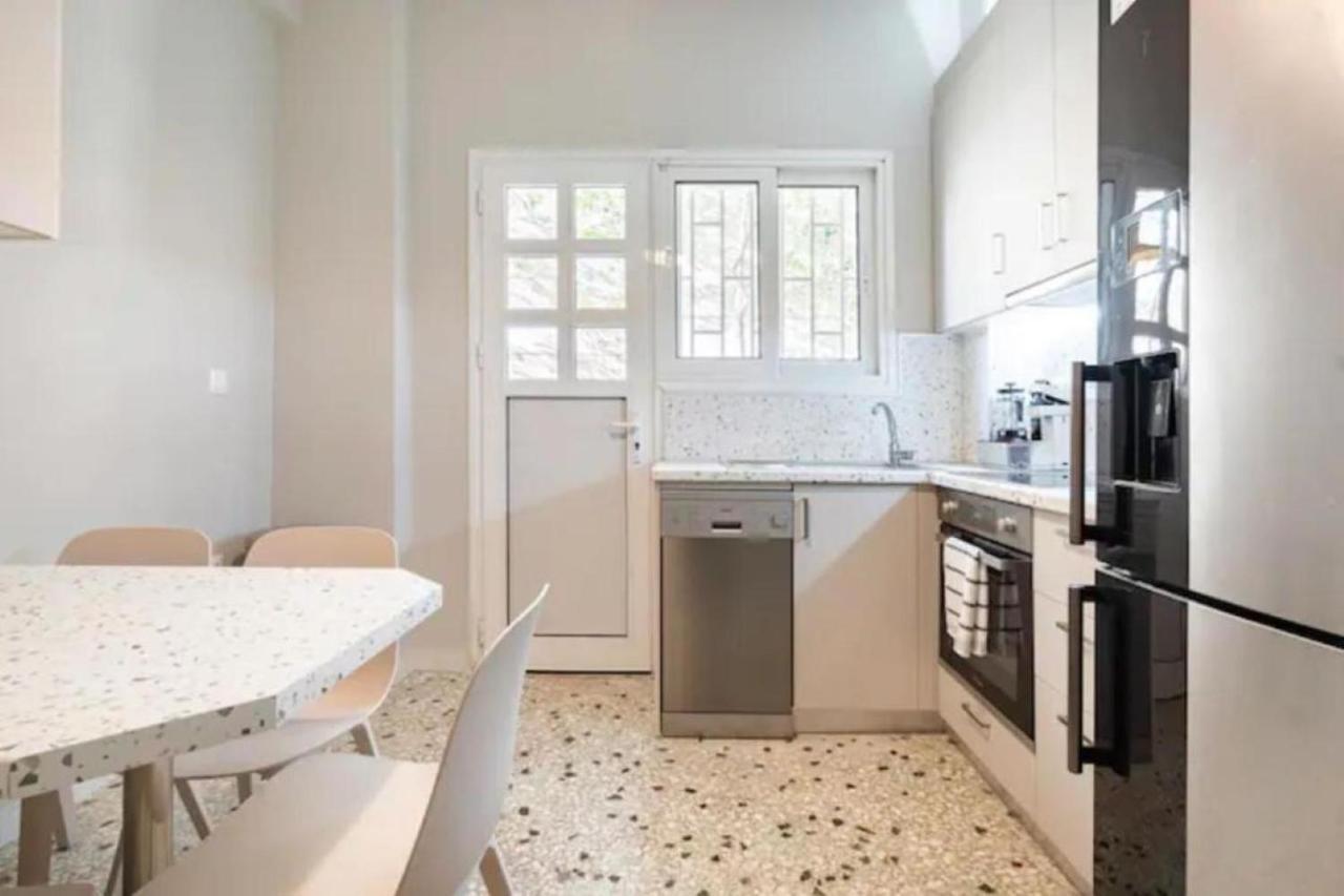 Flisvos Marina Refurbished Apartment Athens Ngoại thất bức ảnh