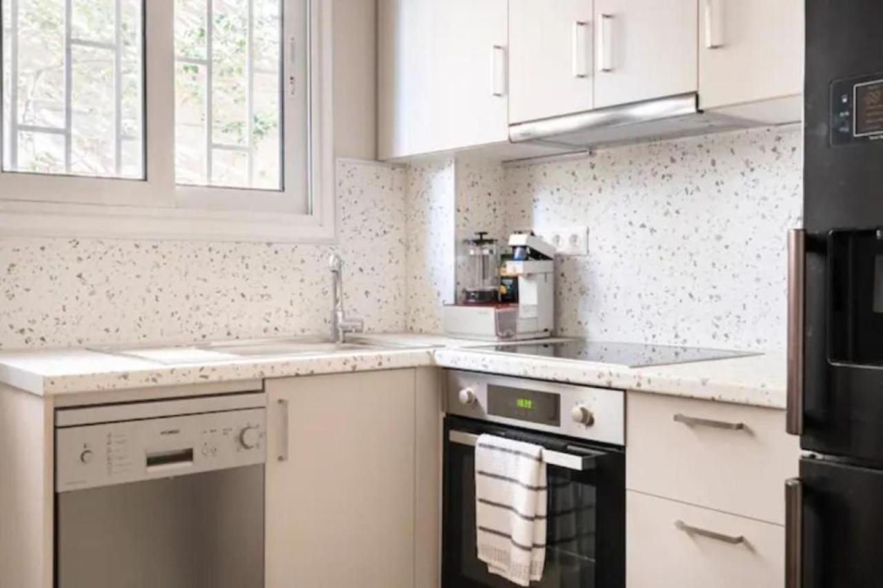 Flisvos Marina Refurbished Apartment Athens Ngoại thất bức ảnh